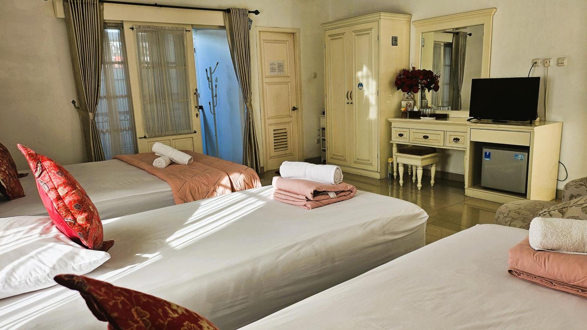 Hotel Surokarsan 9 House Yogyakarta Esterno foto