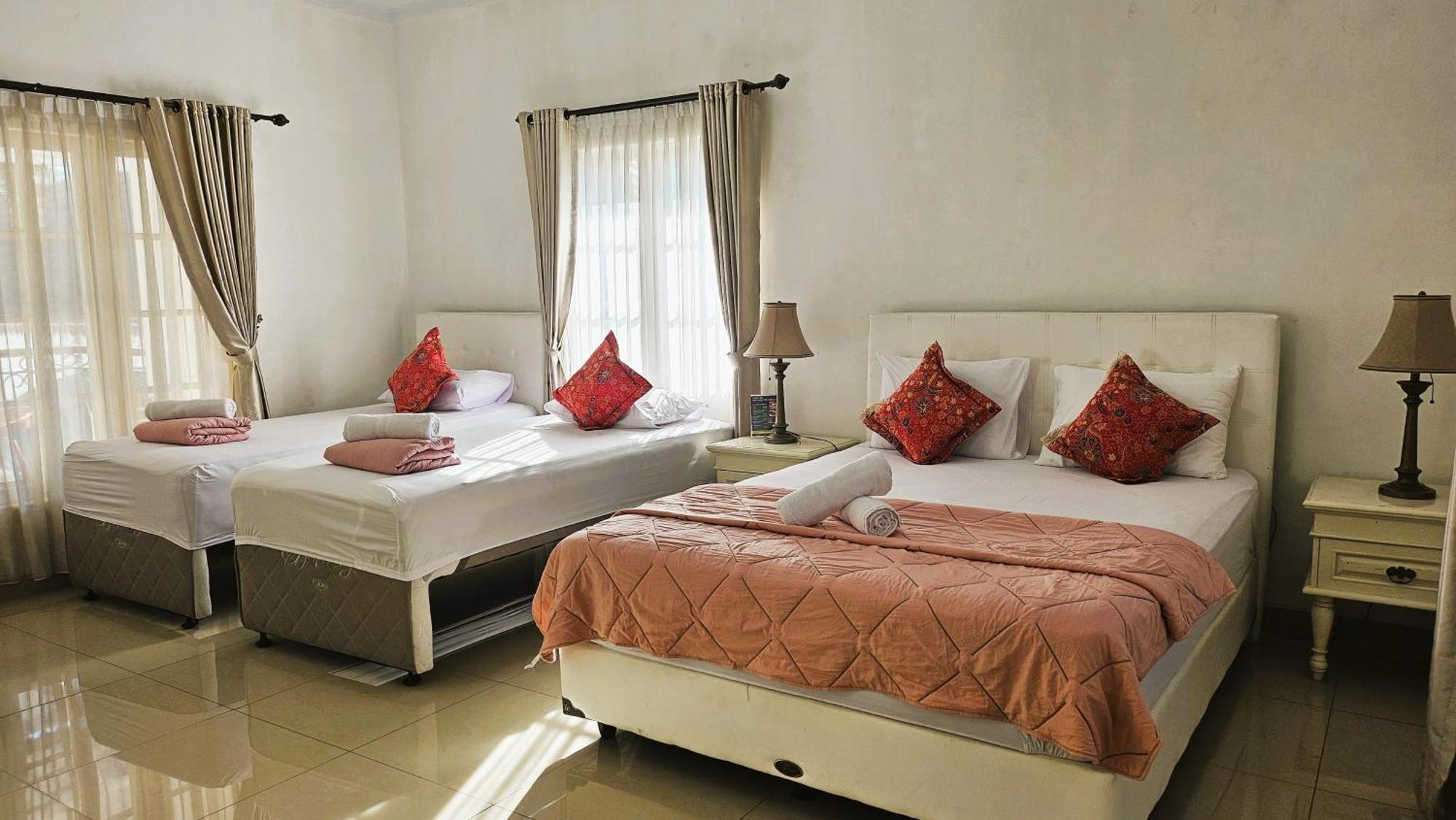 Hotel Surokarsan 9 House Yogyakarta Esterno foto