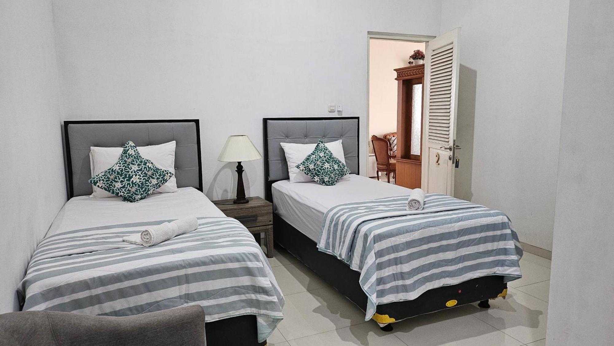 Hotel Surokarsan 9 House Yogyakarta Esterno foto